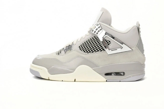 HYPE WMNS Air Frozen AQ9129-001 Jordan 4 Moments 0727